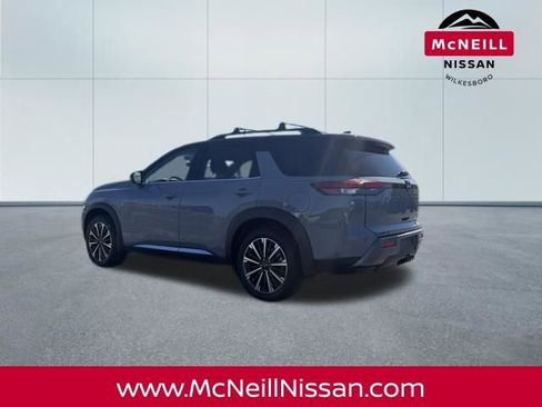 New 2026 Nissan Pathfinder Platinum image 5