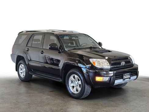 Used 2005 Toyota 4Runner SR5 AWD/4WD image 3