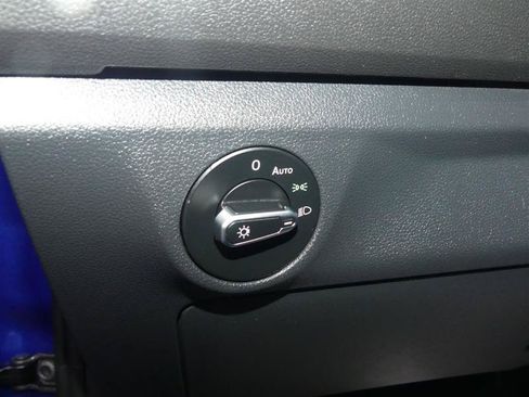 Used 2024 Volkswagen Jetta SE FWD image 29