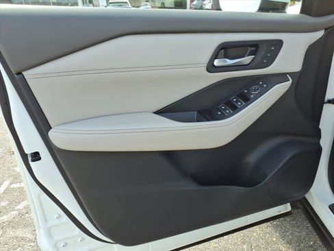 Certified 2023 Nissan Rogue SL w/ SL Premium Package image 10