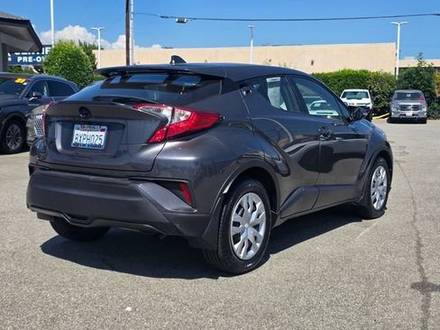 Used 2021 Toyota C-HR LE FWD image 4