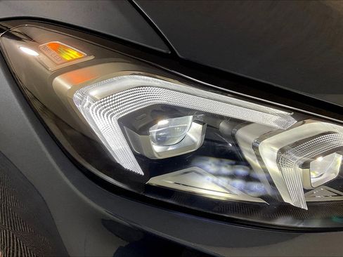 Certified 2025 BMW 330i xDrive Sedan w/ Premium Package image 31