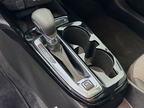 Used 2024 Chevrolet Trax LT w/ Sunroof Package image 18