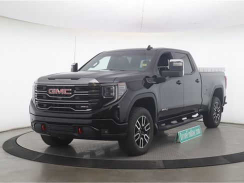 Used 2023 GMC Sierra 1500 AT4 w/ Technology Package AWD/4WD image 10