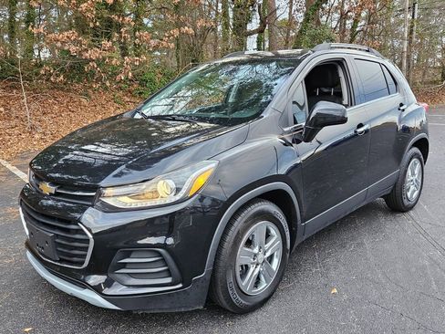 Used 2020 Chevrolet Trax LT w/ LT Convenience Package image 3