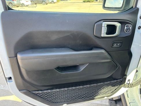 Used 2023 Jeep Wrangler Unlimited Rubicon 392 w/ Xtreme Recon 35" Tire Package image 12