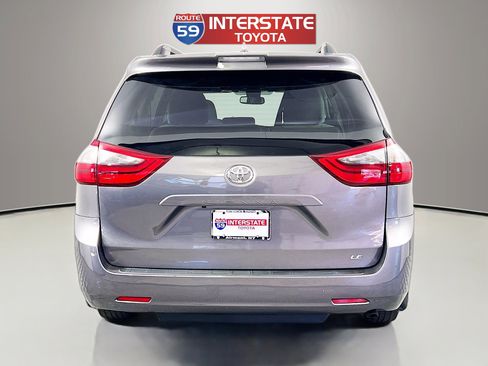 Used 2020 Toyota Sienna LE image 6