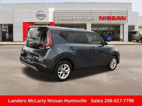 Used 2024 Kia Soul LX w/ Option Group 015 FWD image 3