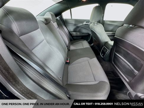 Used 2017 Dodge Charger SE w/ Popular Equipment Group image 24
