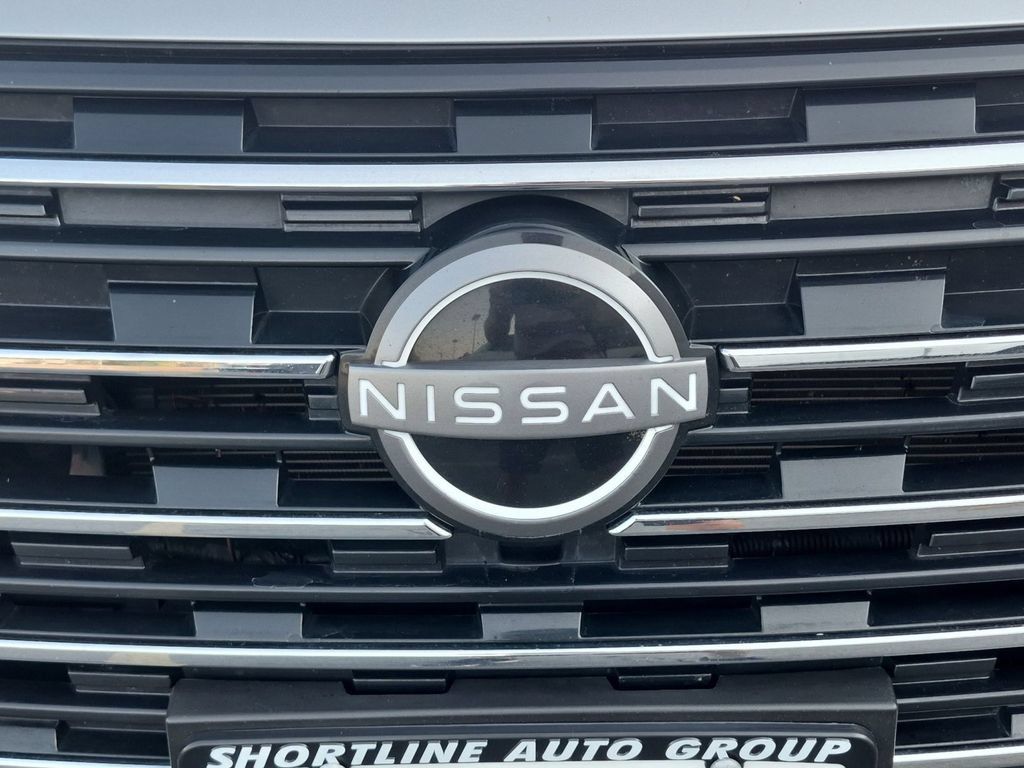 Used 2024 Nissan Rogue S AWD/4WD image 10