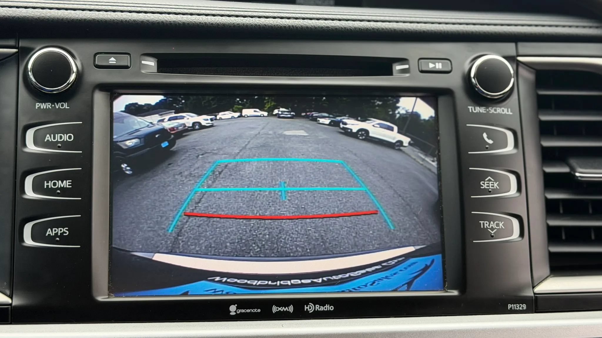 Used 2017 Toyota Highlander Plus AWD/4WD image 36