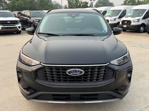 Used 2026 Ford Escape SE w/ Class II Trailer Tow Package FWD image 2