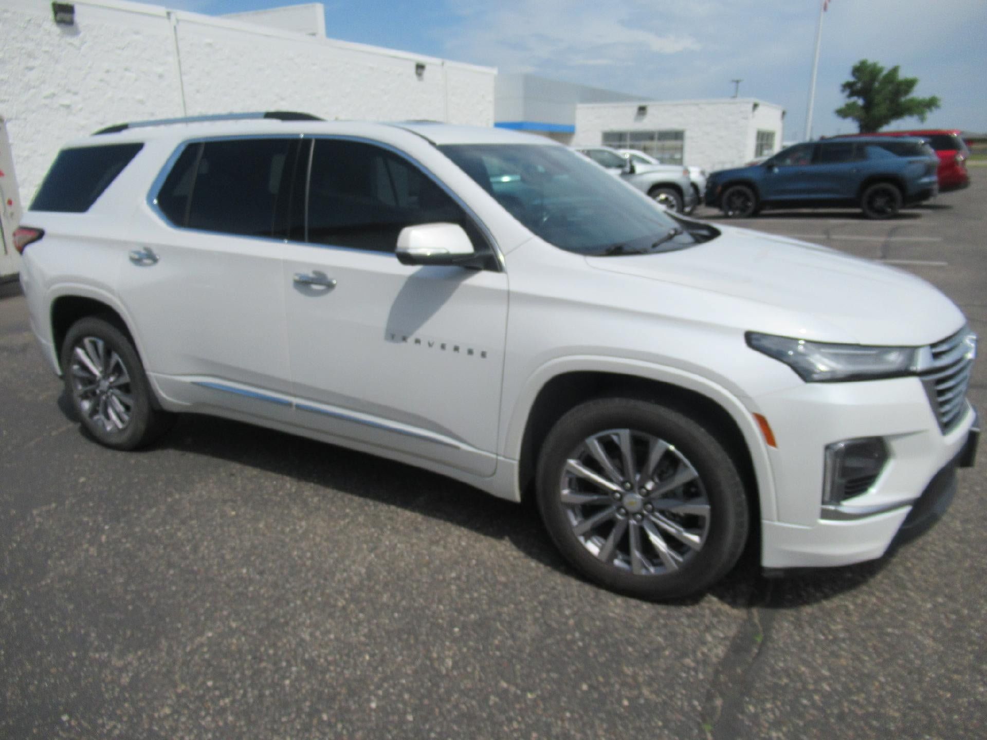 Certified 2022 Chevrolet Traverse Premier w/ LPO, Floor Liner Package AWD/4WD image 4