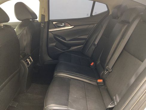 Used 2021 Nissan Maxima 3.5 SV w/ Floor Mat Group FWD image 18