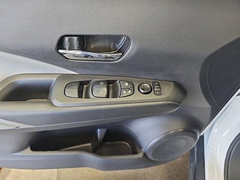 Used 2022 Nissan Kicks SR w/ Premium Package FWD image 26