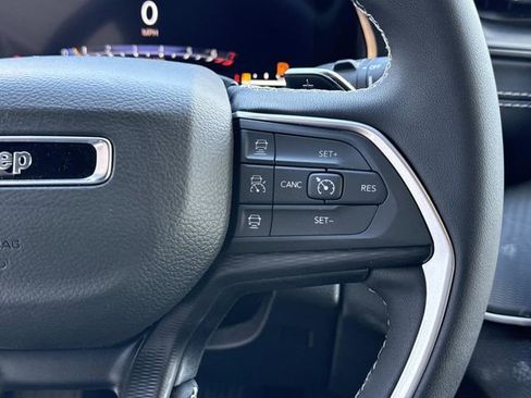 New 2026 Jeep Grand Cherokee L Laredo image 32