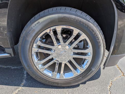 Used 2019 Cadillac Escalade 2WD image 12