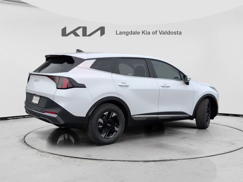New 2026 Kia Sportage LX FWD image 4