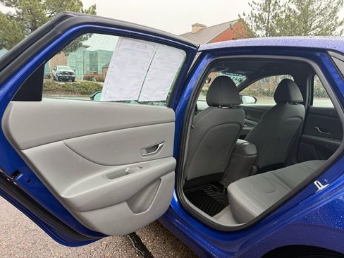 Certified 2023 Hyundai Elantra SEL w/ Convenience Package image 15