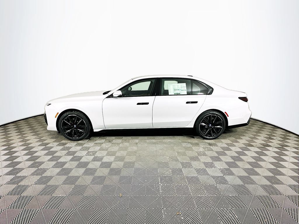 Used 2026 BMW 760i xDrive w/ Executive Package AWD/4WD image 5