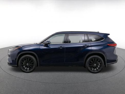 Used 2025 Toyota Highlander XSE AWD/4WD image 5