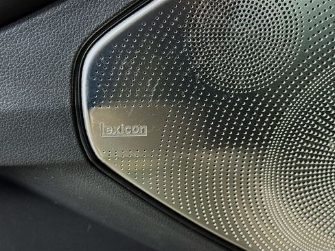 Used 2020 Genesis G90 3.3T Premium image 22