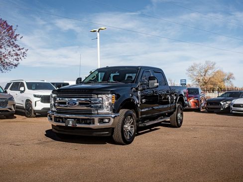 Used 2018 Ford F250 Lariat w/ Lariat Ultimate Package image 3