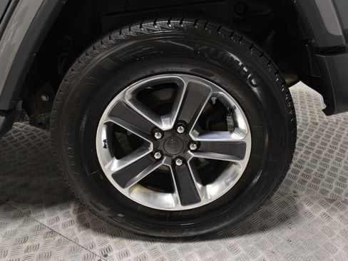 Used 2018 Jeep Wrangler Unlimited Sahara w/ Cold Weather Group image 36