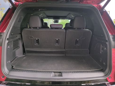 Used 2024 Chevrolet Traverse RS image 35