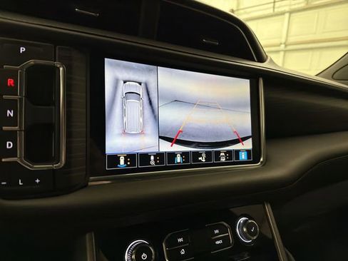 Used 2021 GMC Yukon Denali w/ Denali Premium Package image 30