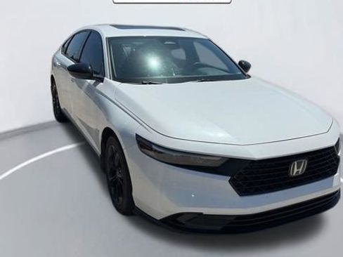 Used 2025 Honda Accord SE image 1