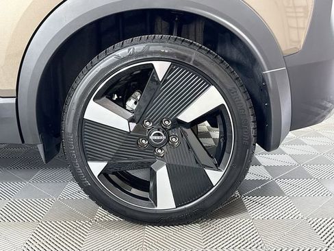 Certified 2025 Nissan Kicks SR image 4