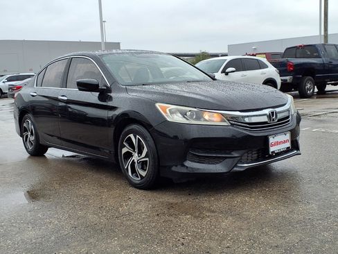 Used 2017 Honda Accord LX image 2