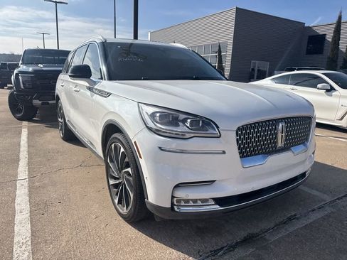 Used 2020 Lincoln Aviator Reserve w/ Equipment Group 202A image 8