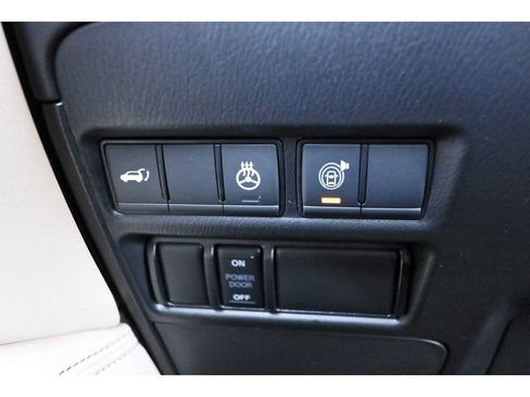 Used 2024 Nissan Armada Platinum w/ Captain's Chairs Package image 11