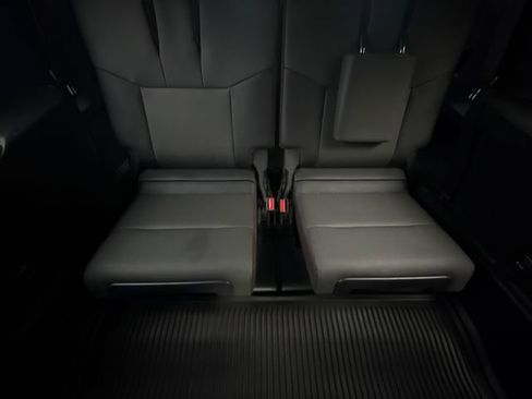 Used 2025 Lexus GX 550 w/ Accessory Package (2T) image 17