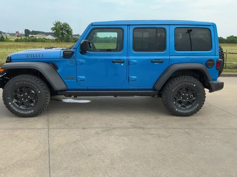 New 2023 Jeep Wrangler Unlimited w/ Sun & Screen Package AWD/4WD image 5