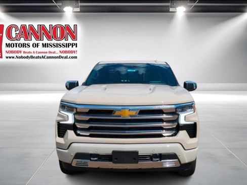 New 2026 Chevrolet Silverado 1500 High Country w/ Technology Package AWD/4WD image 9
