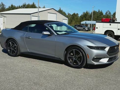 Used 2025 Ford Mustang Premium RWD image 2