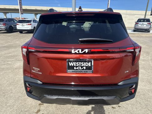 New 2024 Kia Seltos X-Line image 3