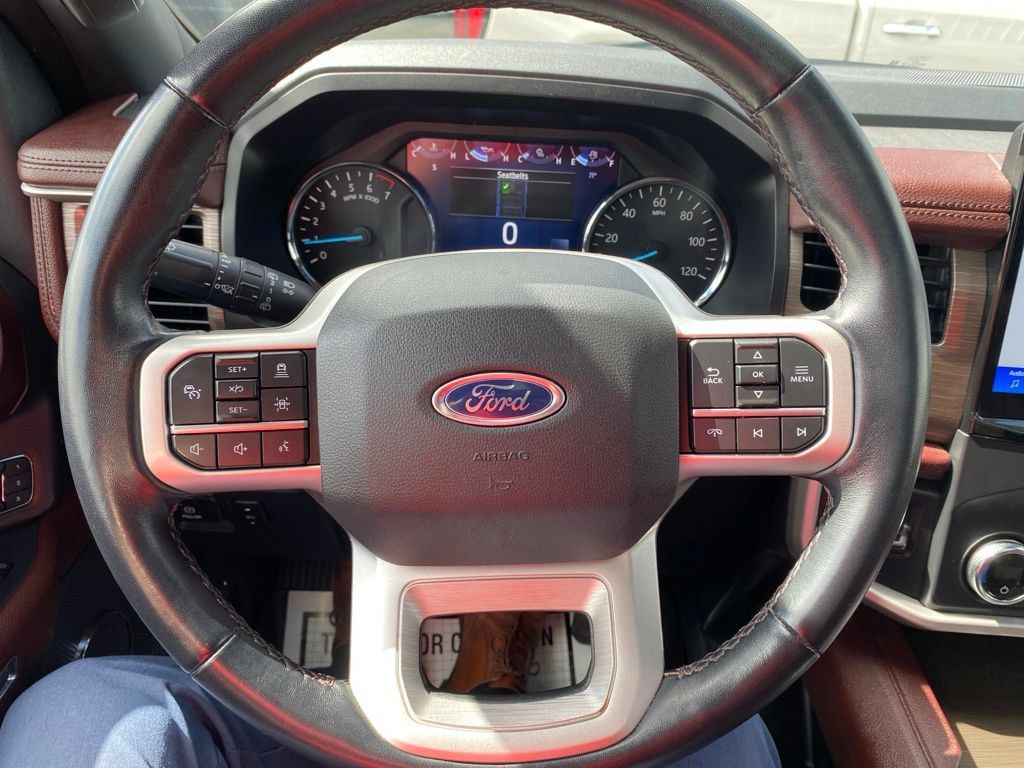 Used 2022 Ford Expedition Limited AWD/4WD image 16