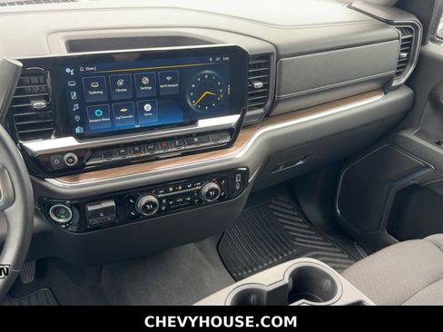 Used 2023 Chevrolet Silverado 1500 LT w/ Convenience Package II AWD/4WD image 18