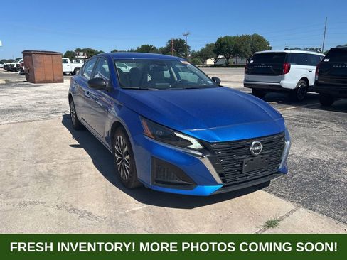 Used 2025 Nissan Altima 2.5 SV FWD image 1