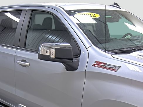 Used 2022 Chevrolet Silverado 1500 LT AWD/4WD image 15