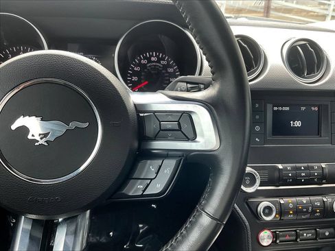 Used 2022 Ford Mustang GT RWD image 11