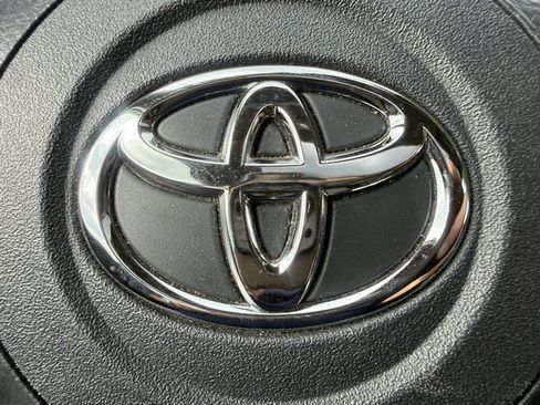 Used 2009 Toyota RAV4 Sport w/ Sport Extra Value Pkg FWD image 18