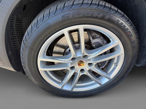 Used 2021 Porsche Cayenne AWD/4WD image 9