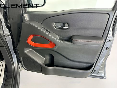 Used 2022 Nissan Frontier PRO-4X AWD/4WD image 36