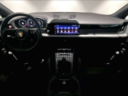Used 2026 Porsche Cayenne image 17