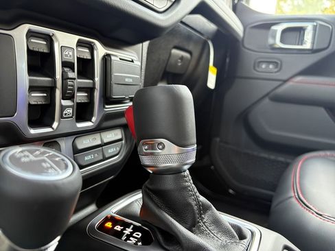 New 2026 Jeep Wrangler Unlimited Rubicon w/ Xtreme 35 Tire Package image 29